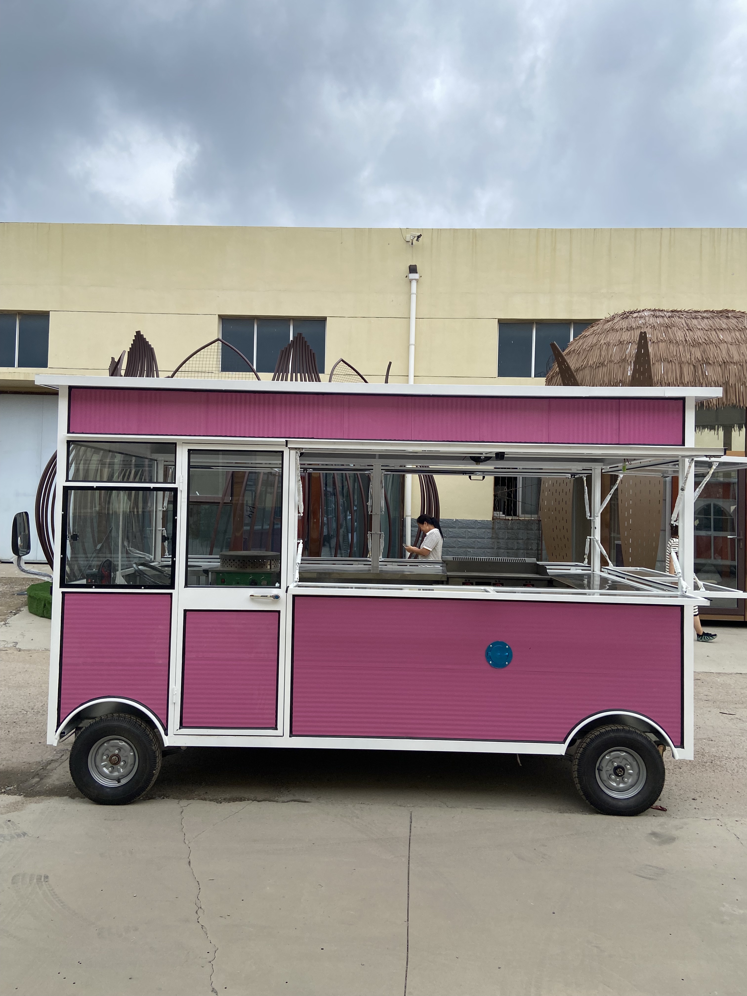 四轮电动早餐车#网红移动餐车# #电动餐车小吃车美食车流动摆摊移