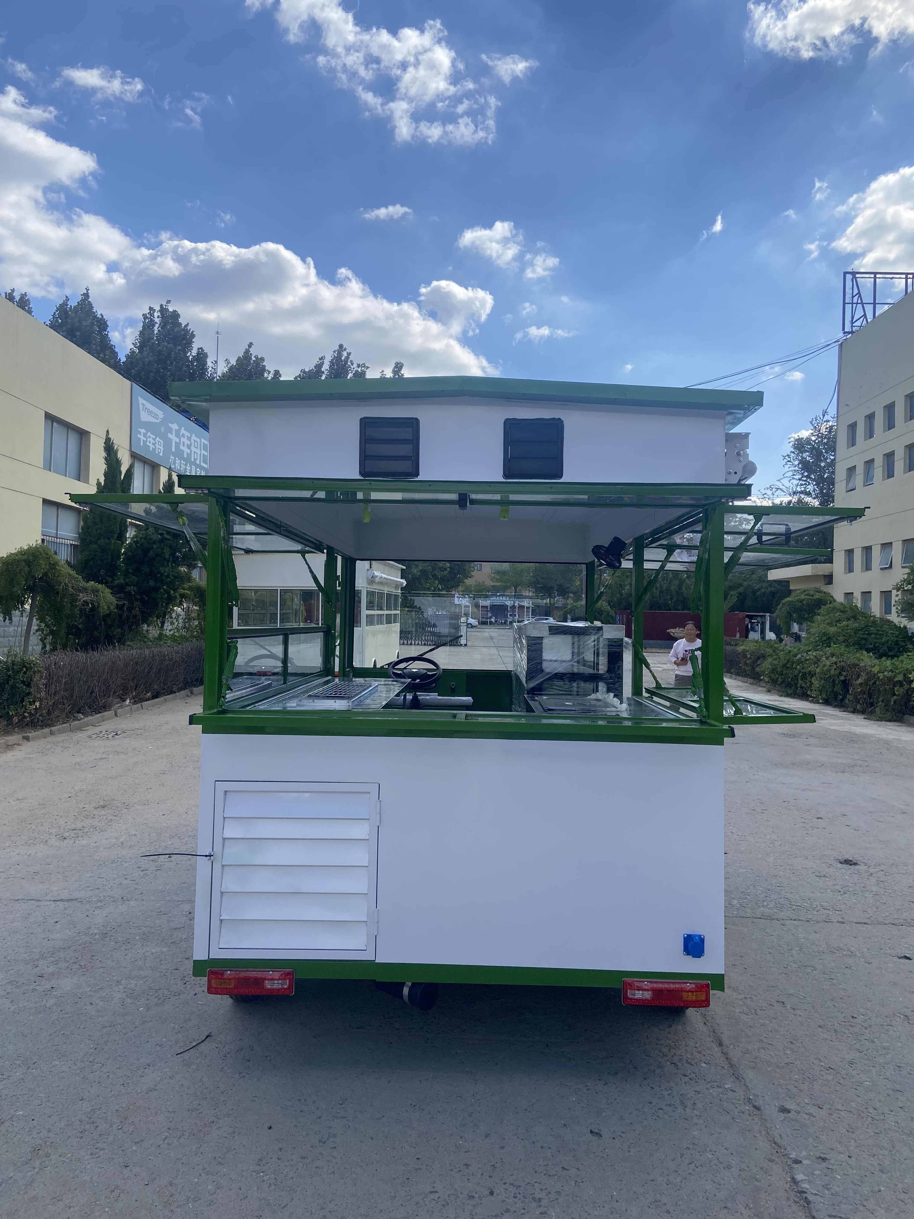 四轮多功能早餐车#网红移动餐车# #电动餐车小吃车美食车流动摆摊移