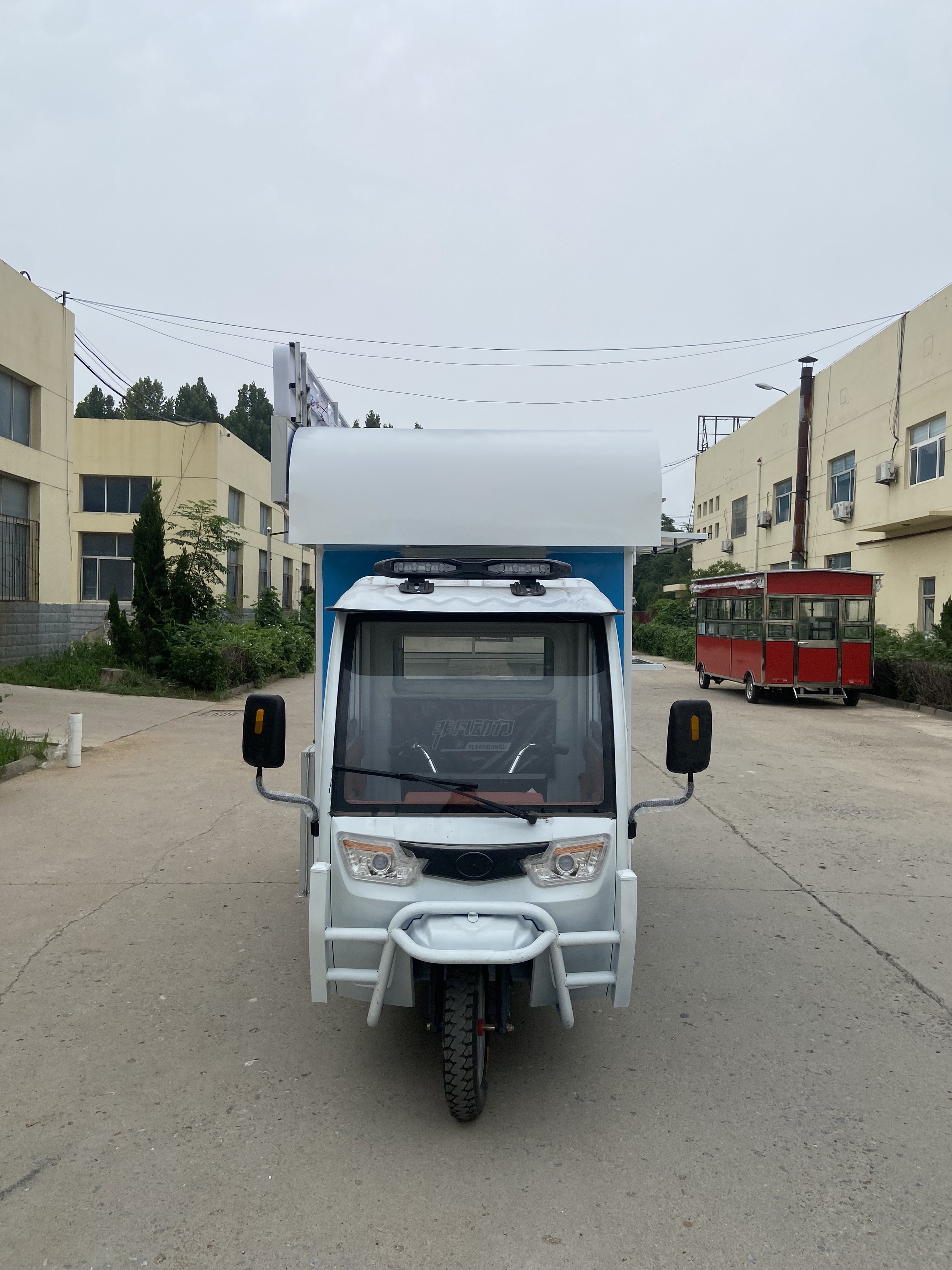 移动寿司车摆摊车#摆摊车# #摆摊车# #电动餐车小吃车美食车流动摆摊