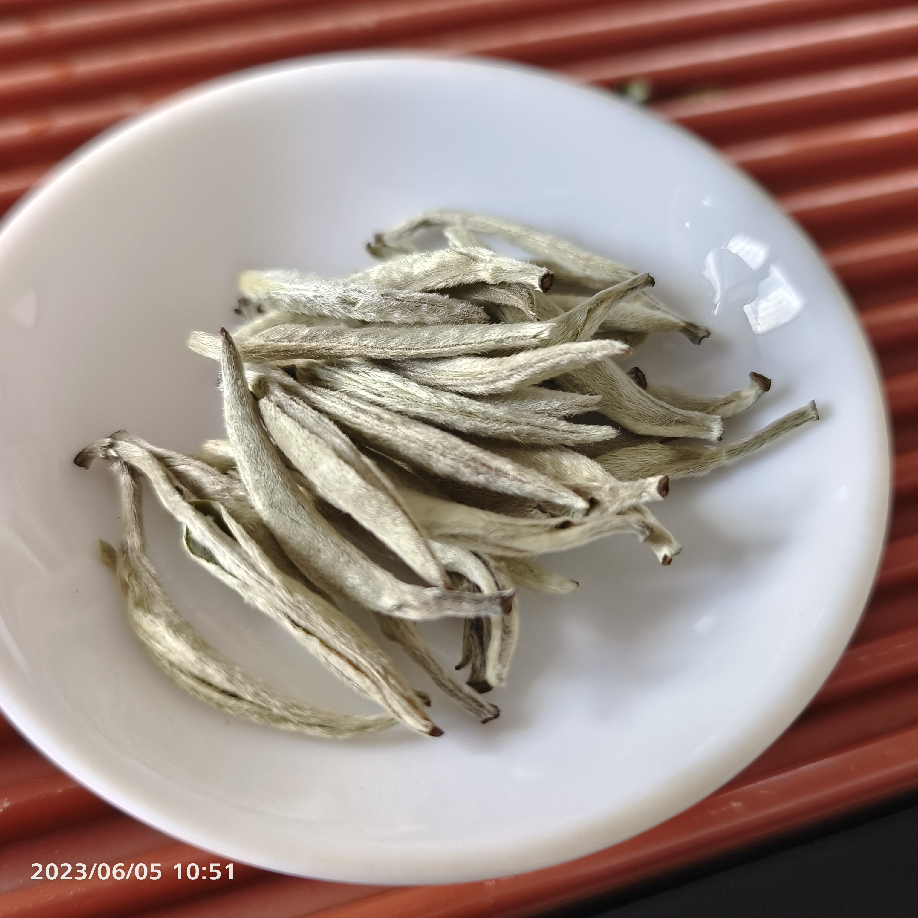 云南头春头采白茶云南头春头采白茶,选用高山生态茶园,精心采摘优质