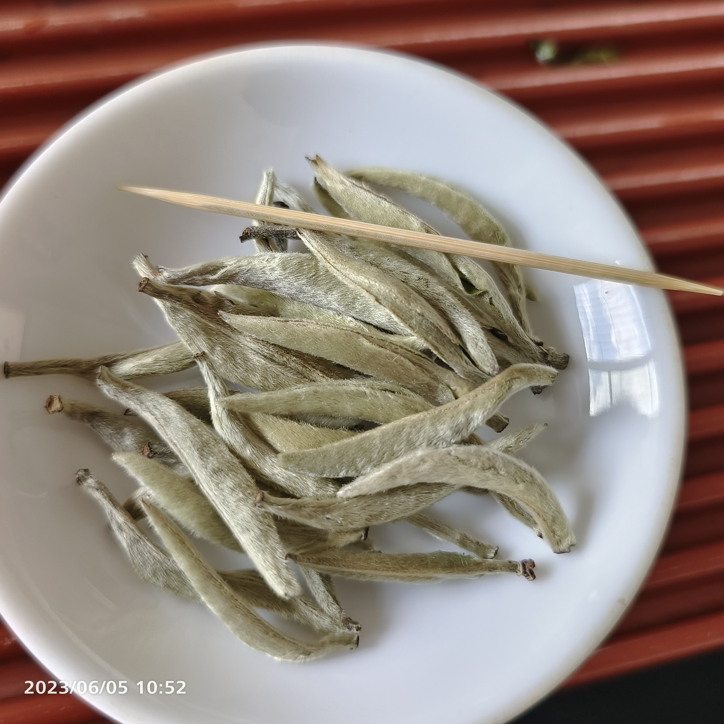 云南头春头采白茶云南头春头采白茶,选用高山生态茶园,精心采摘优质