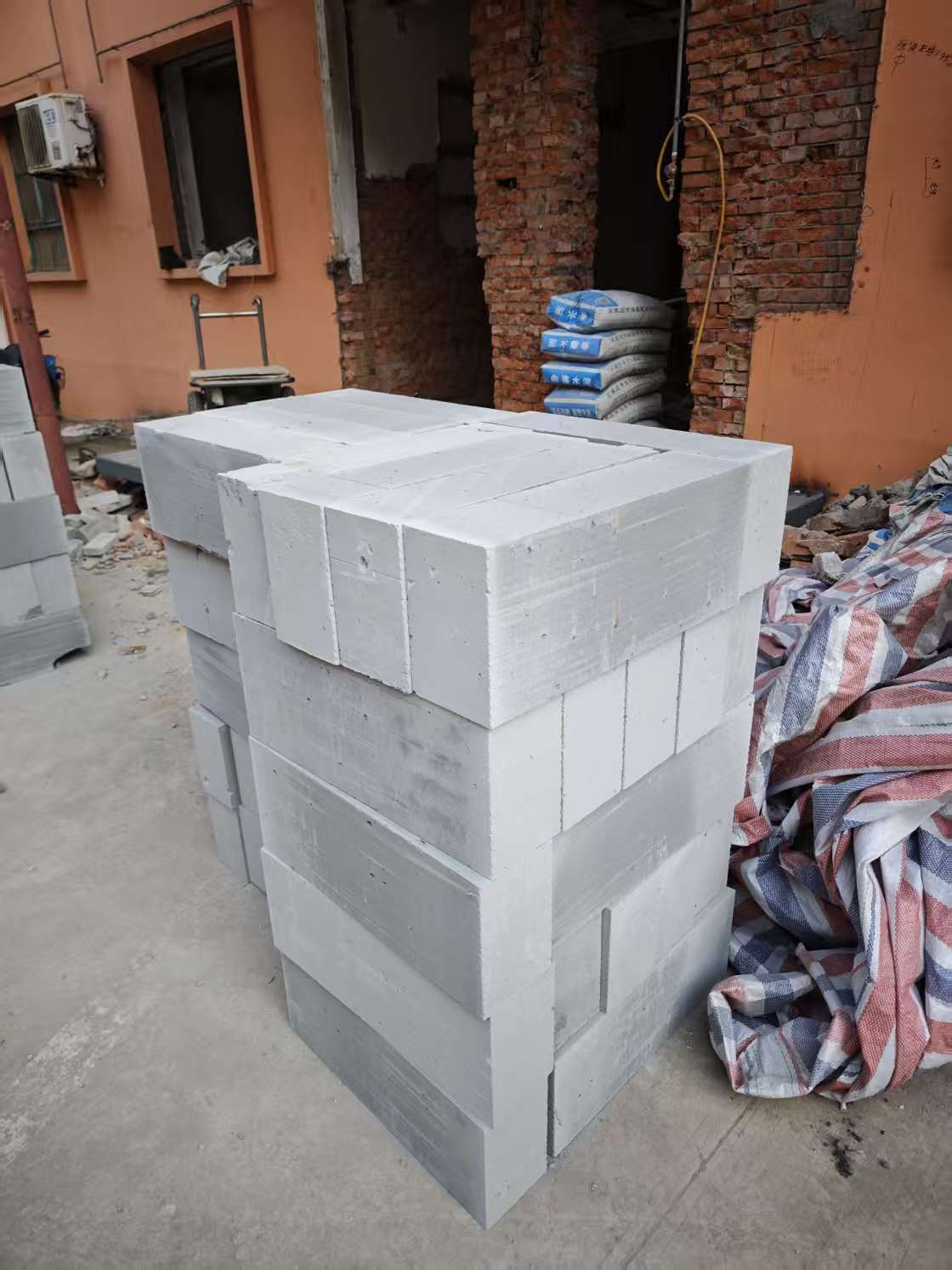 在石家庄采购加气块,水泥,砂子?别盲目做选择!