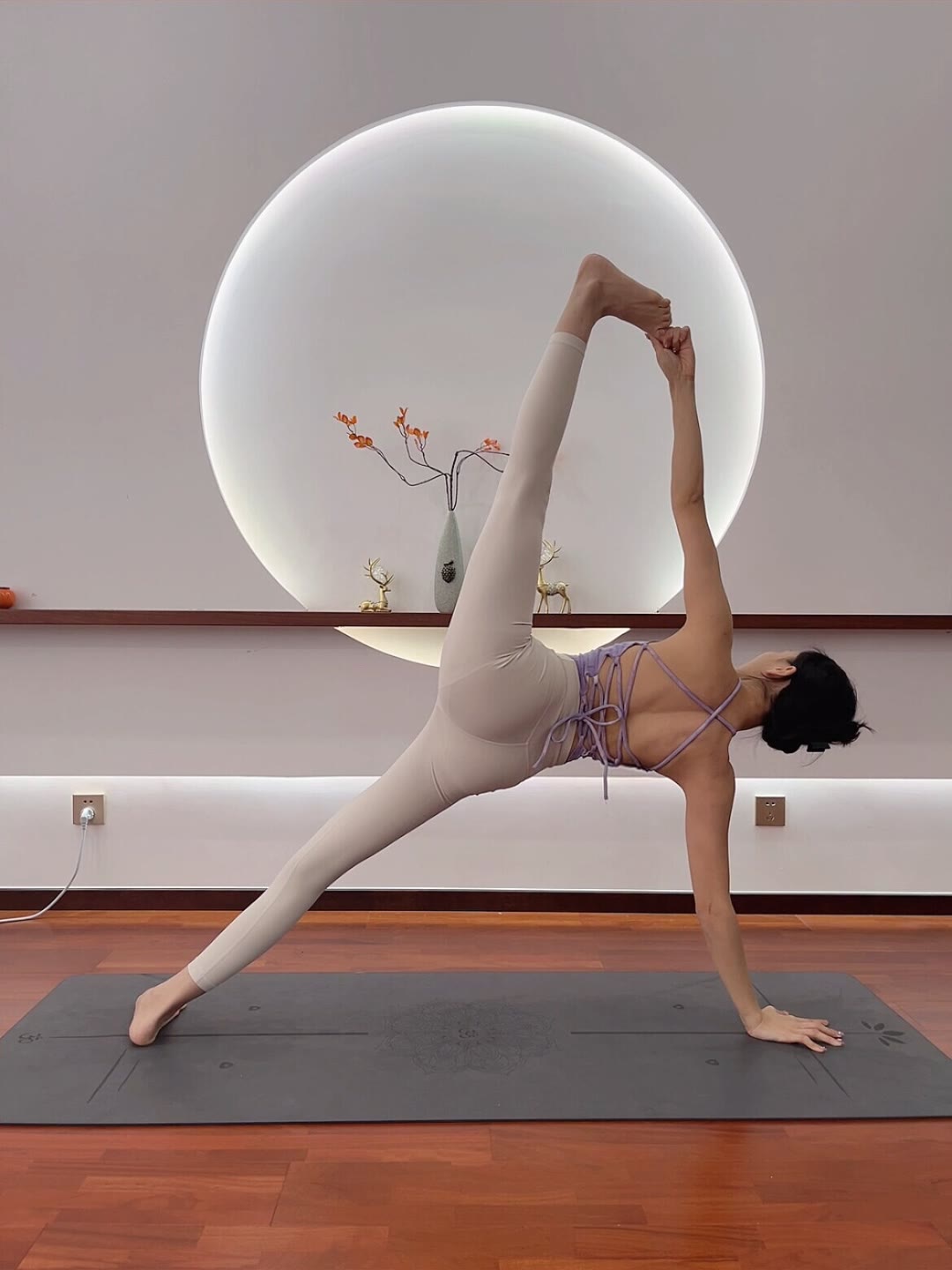 0069♀15解锁新姿势,半蹲瑜伽美到炸!