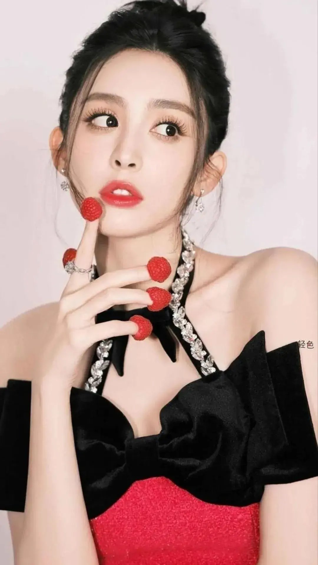 古丽娜扎,好看吗?