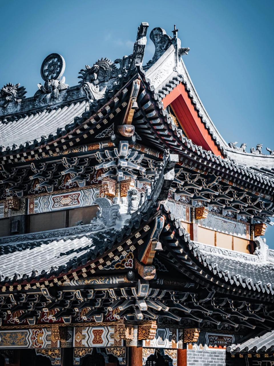深圳大鹏东山寺: 位置:位于深圳市大鹏新区大鹏镇街道办鹏城村东面