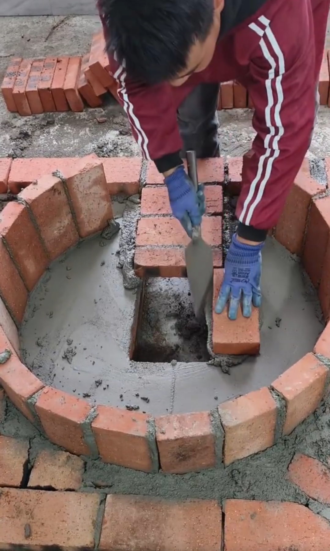 灶台砌得有模有样,创意和造型那叫一个亮眼