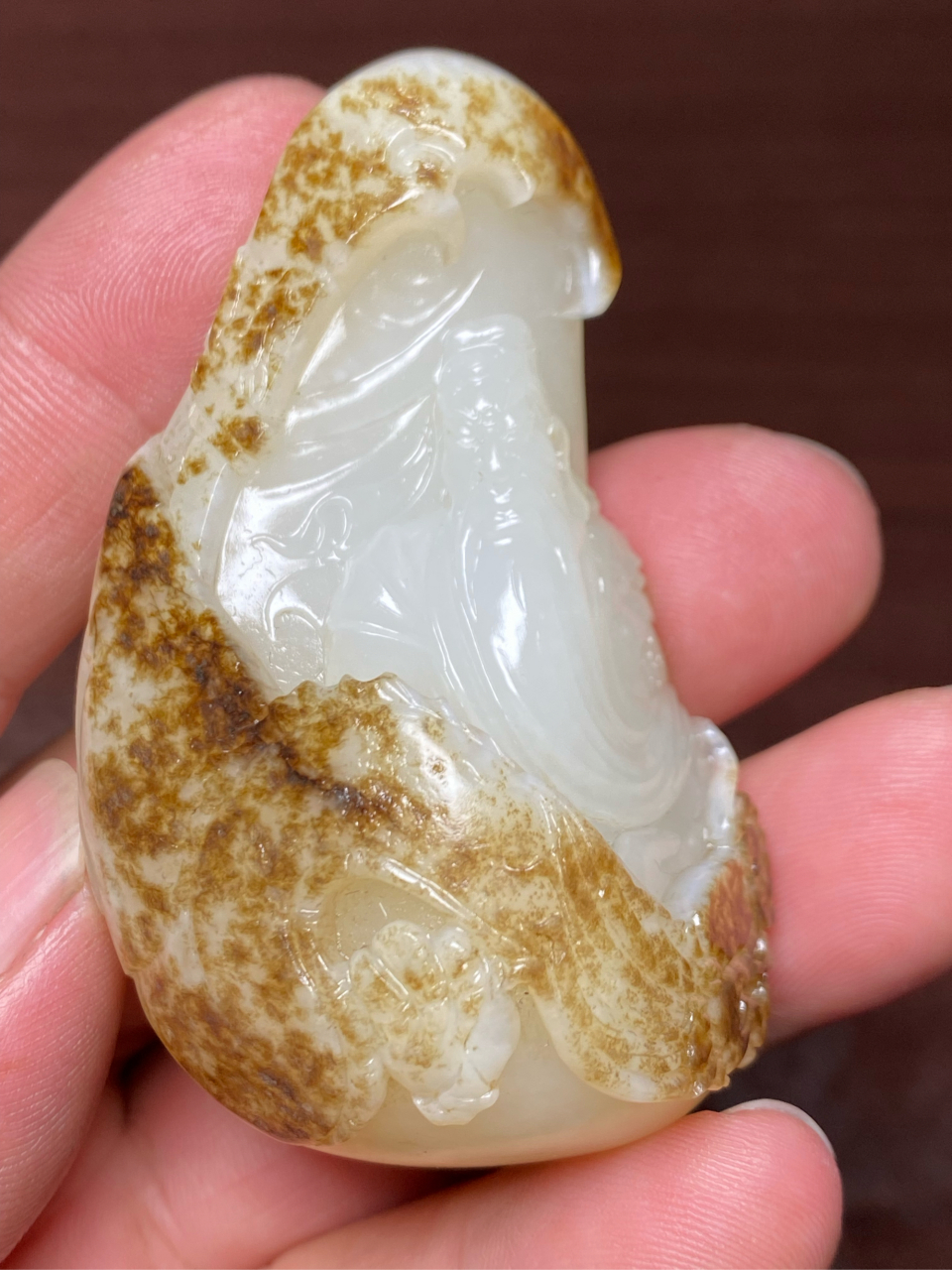 籽玉秋梨皮关公手把件