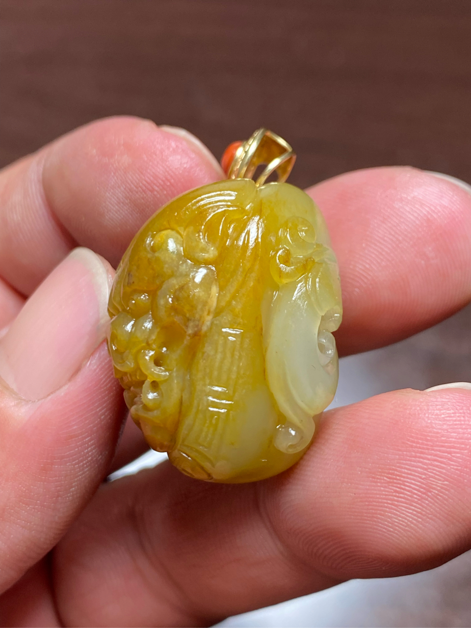 新疆和田玉籽料黄沁带玉种仿古兽挂件 独籽貔貅守护镶嵌18k金吊坠