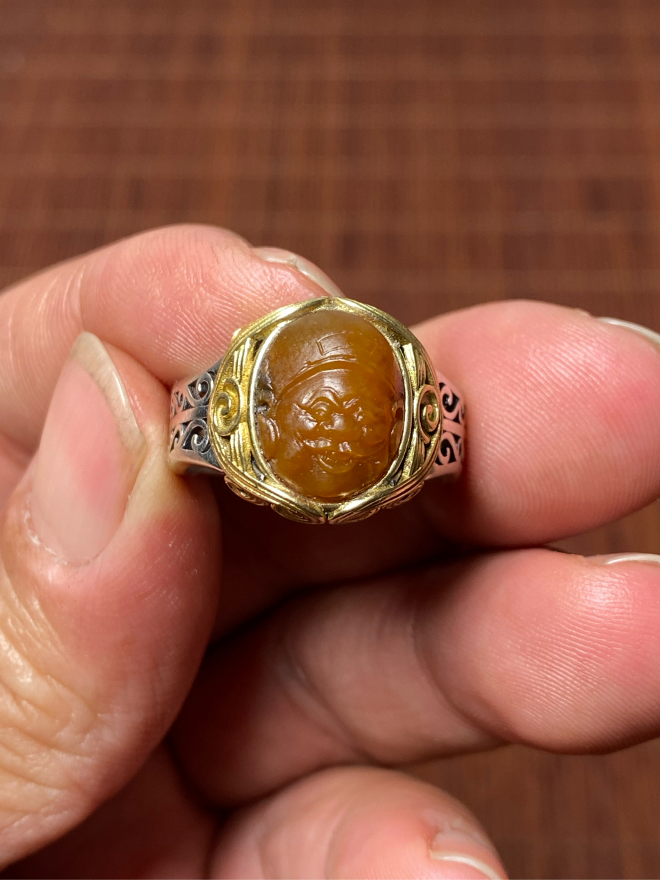 黄沁财神镶嵌925银戒指#新疆和田玉籽料# #和田玉籽料# #籽料戒指