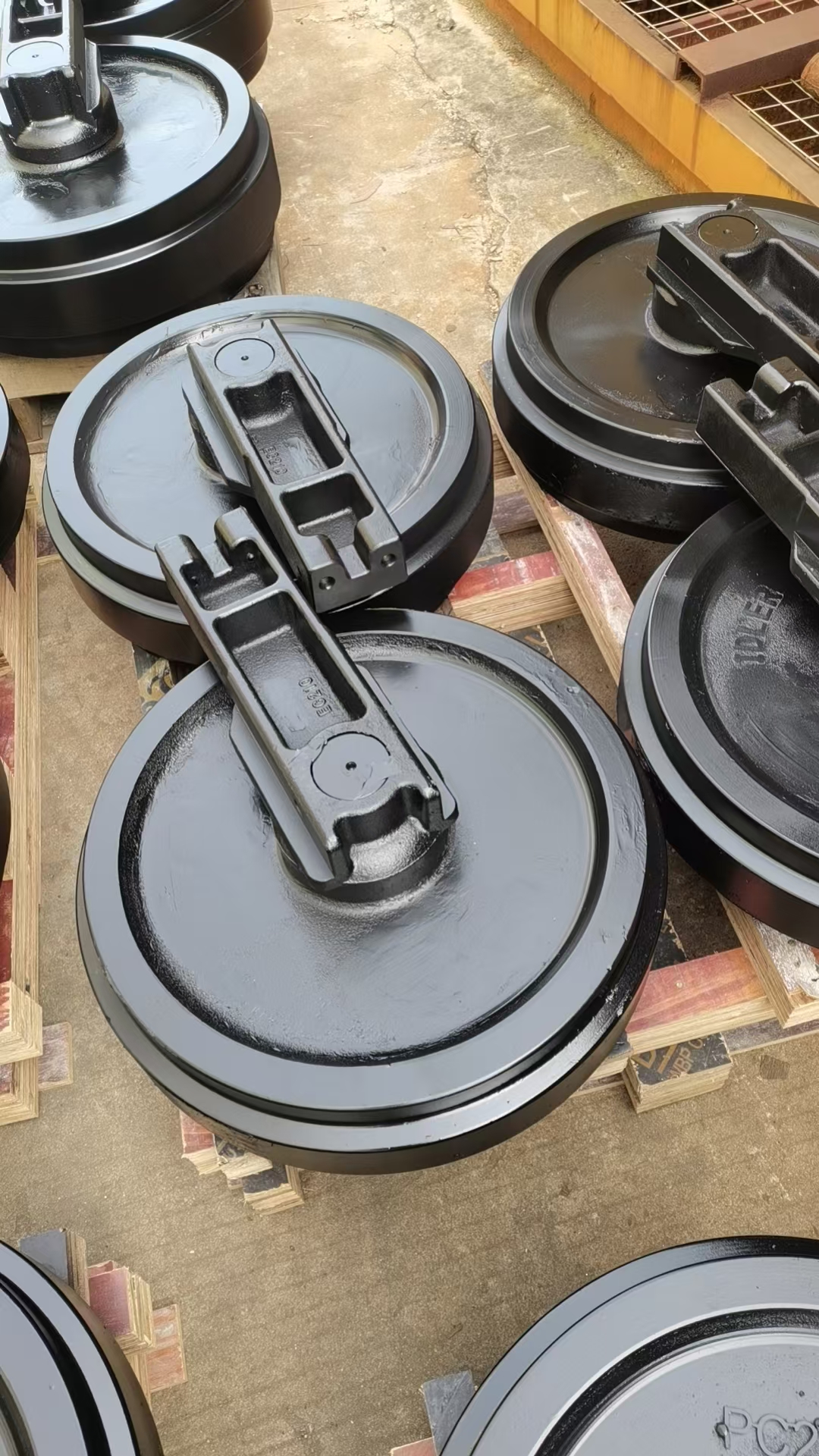 扒渣机履带配件,钻车履带配件,掘进机履带配件,锚杆台车履带配件,钻