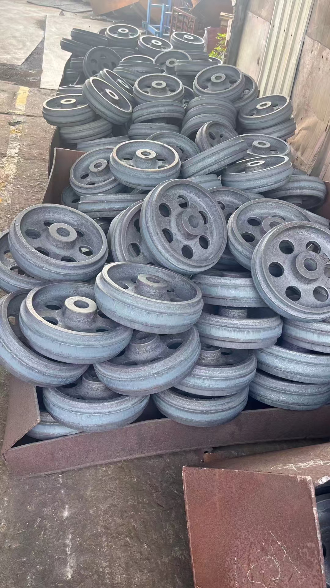 扒渣机履带配件,钻车履带配件,掘进机履带配件,锚杆台车履带配件,钻