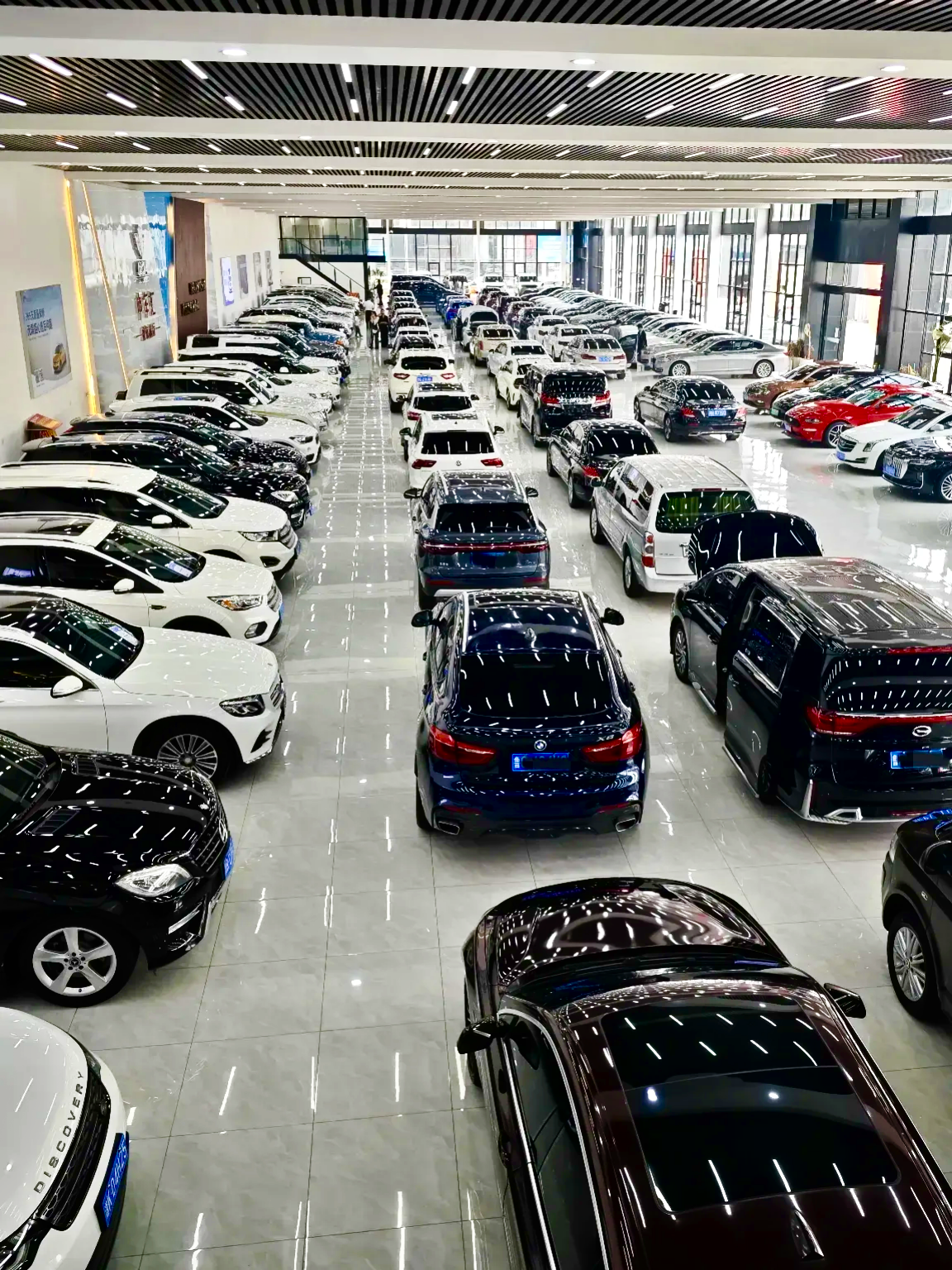 水泡史汽车卖场车市场汽车市场买汽车汽车交易二手车市场购买二手车