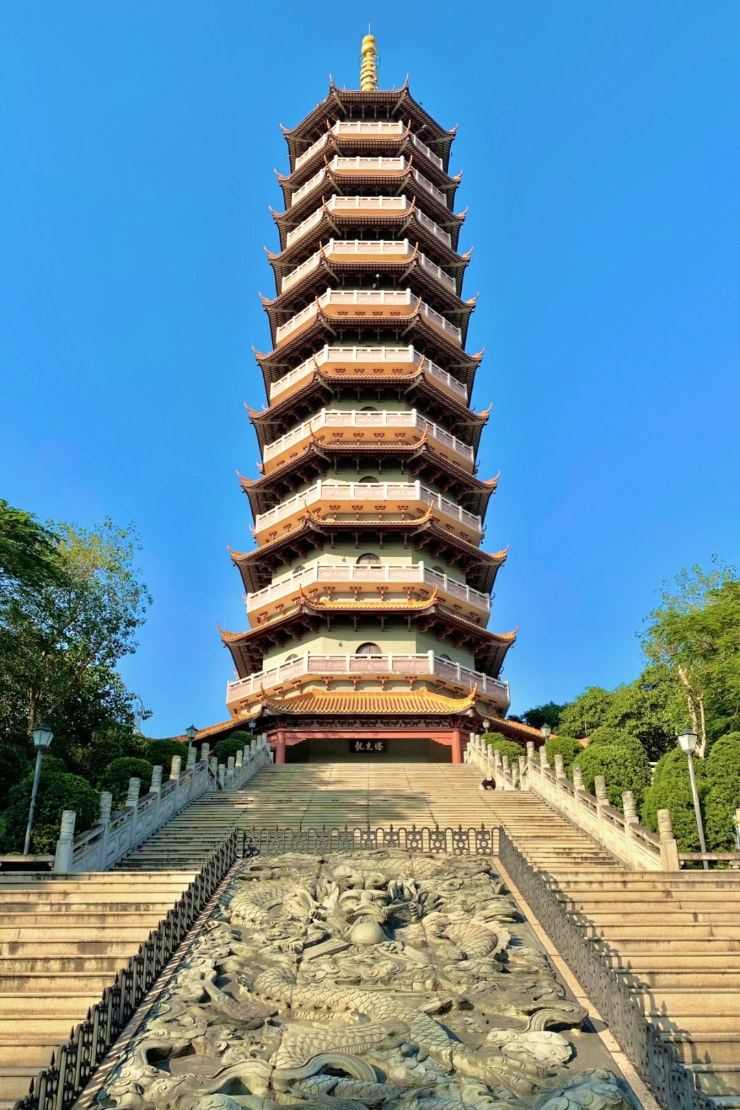 江门龙光塔,俯瞰江门景色; 新会凌云塔,触摸明代风华; 鹤山纪元塔览 