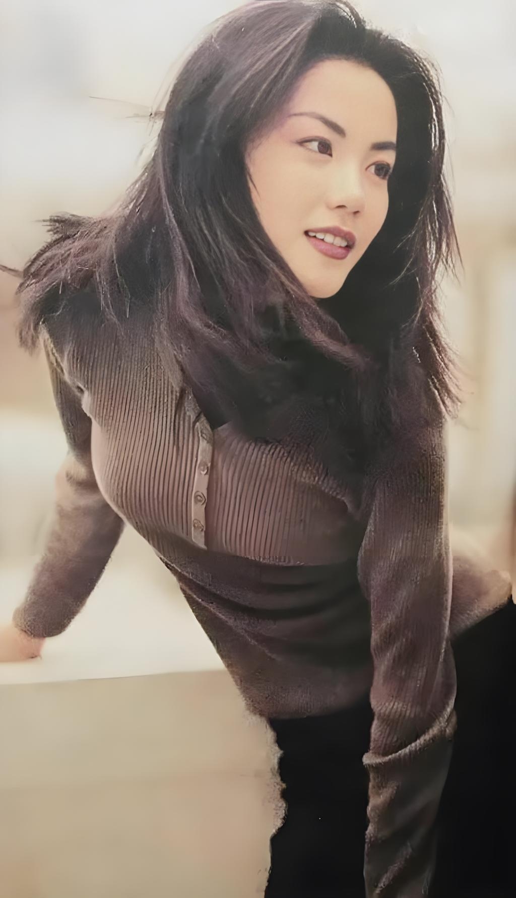 大家可以看看三人年轻时的照片,也不得不服王菲的审美,就喜欢大帅哥