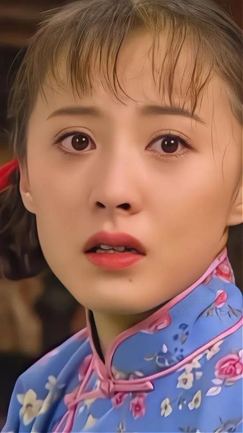 她毕业于上海戏剧学院,是中国内地影视明星