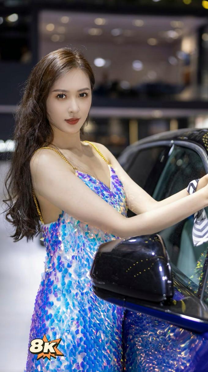 车模小龙鼠吴丹(生于1992年)闪耀全场,美得让人窒息!