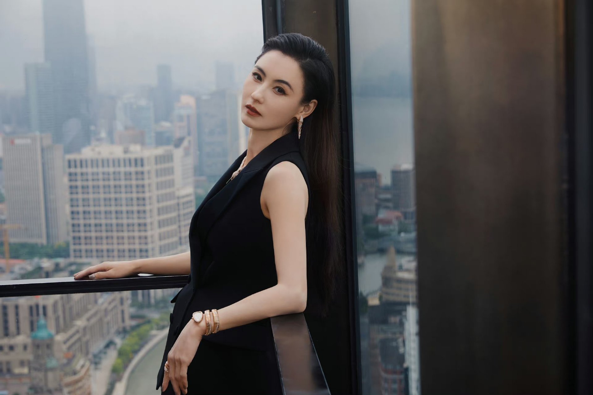 张柏芝颜值真的达到天花板级别了,近日出席bvlgari宝格丽高级珠上海国