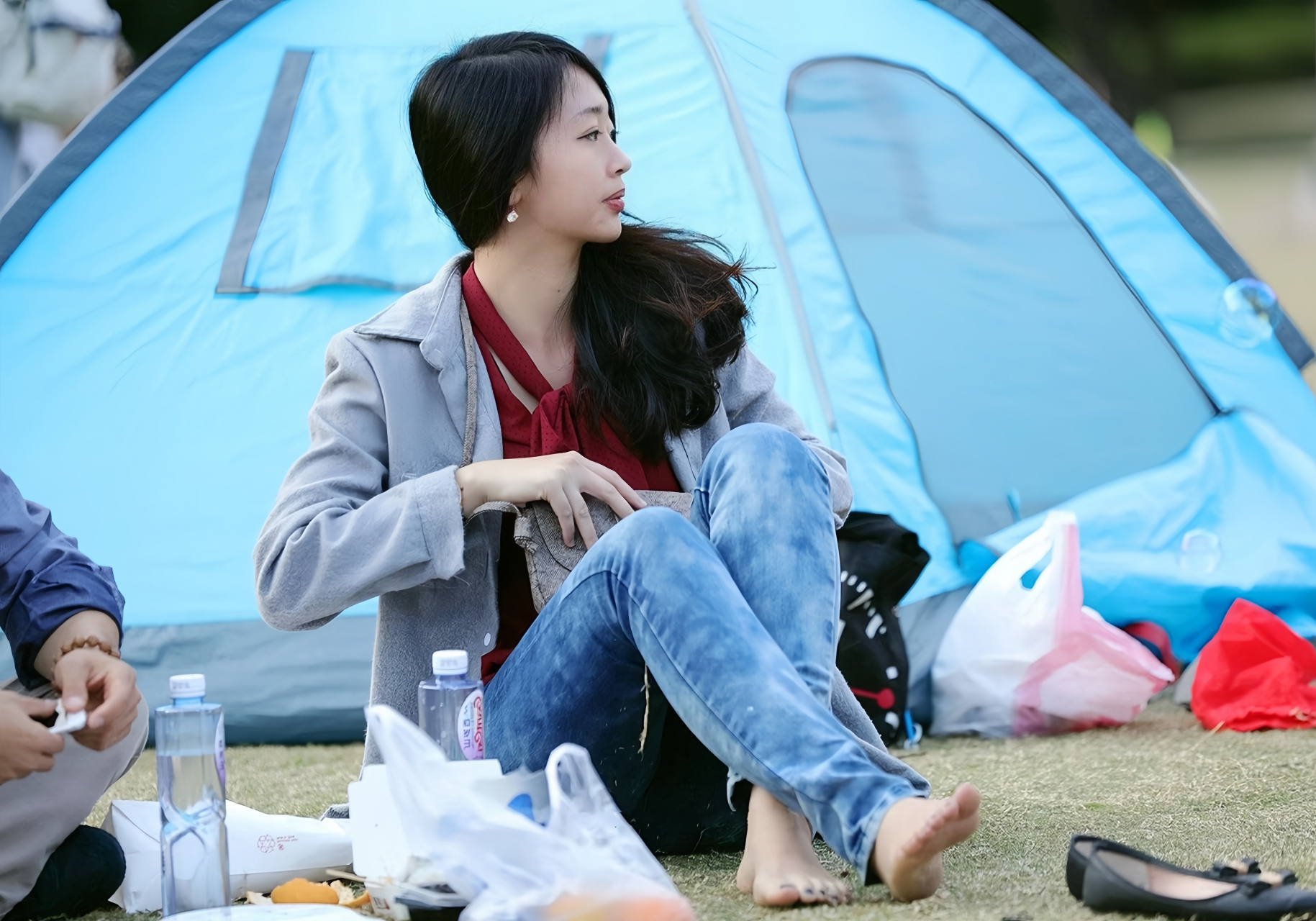 霞姐美图带你发现身边的美之公园随拍#美腿丝袜高跟鞋# #日常穿搭