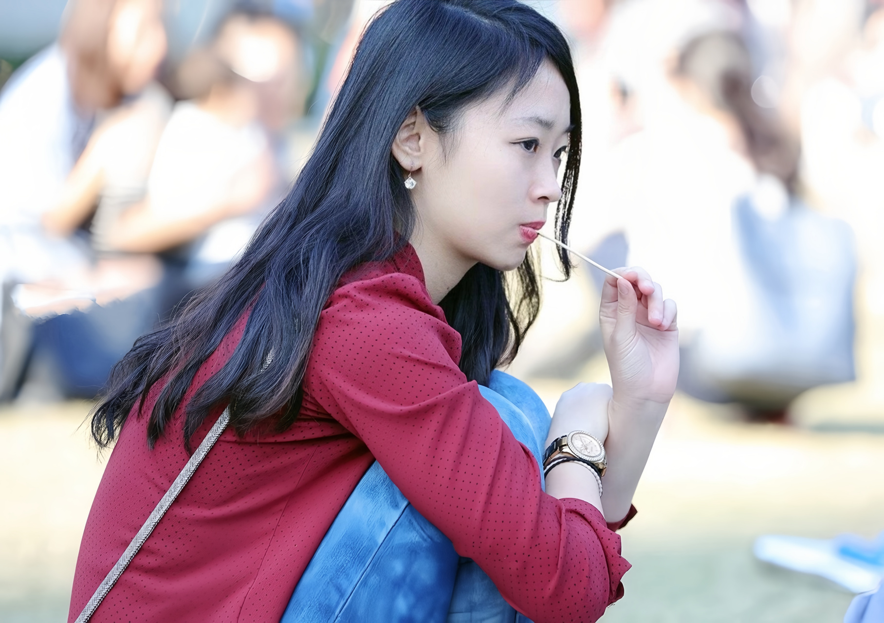 霞姐美图带你发现身边的美之公园随拍#美腿丝袜高跟鞋# #日常穿搭