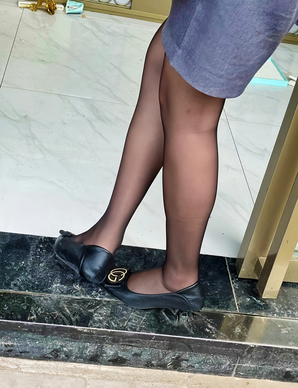 接当营业员的老婆回家,站了一天穿的丝袜都擀毡了[左捂脸]#美腿丝袜