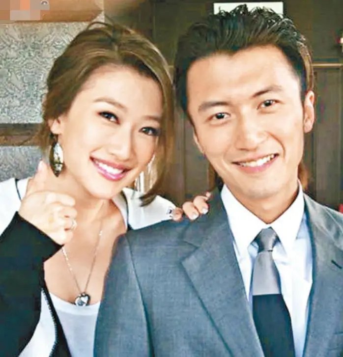 爱 谢霆锋妹妹谢婷婷与谢贤合影的横版高清图片谢婷婷老公谢婷婷谢贤