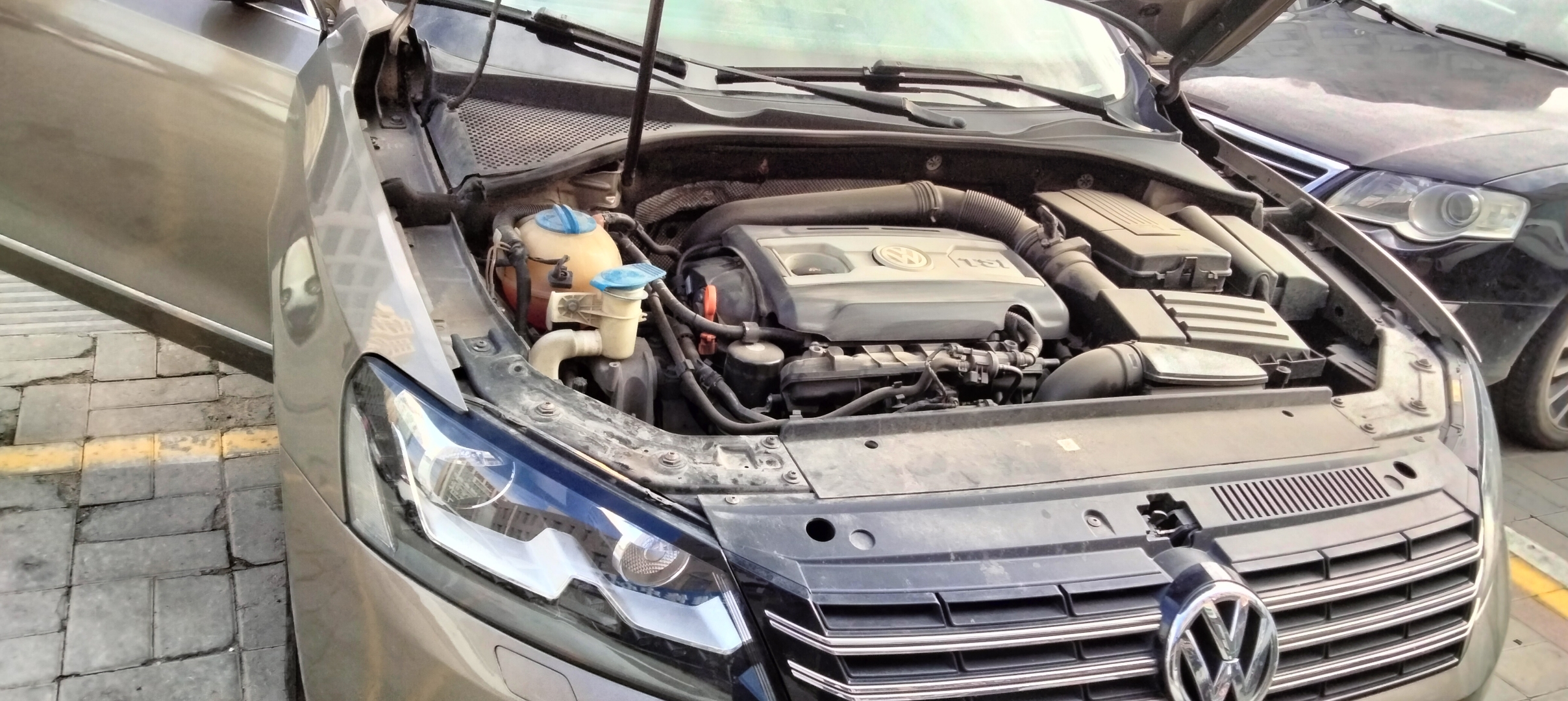 新帕萨特天窗排水管前/后位置