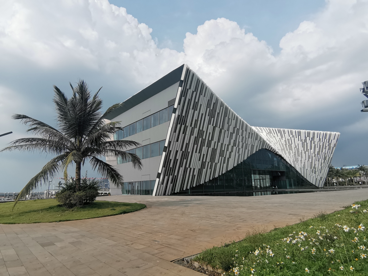 天空很蓝,空气很好,民风淳朴,小吃实惠