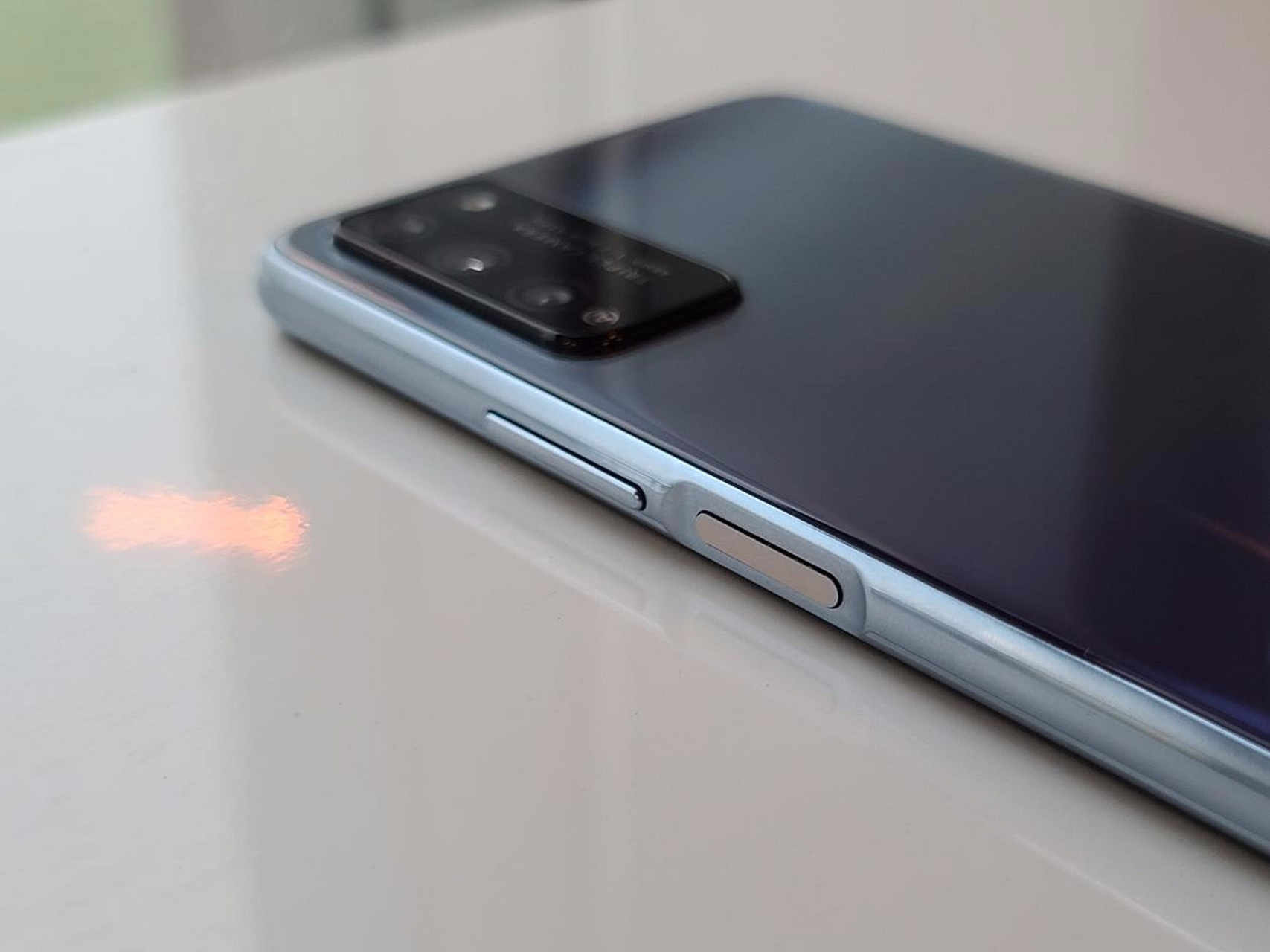 银色的荣耀30青春版给人一种久违的秩序感 #度小七开箱记# #荣耀30