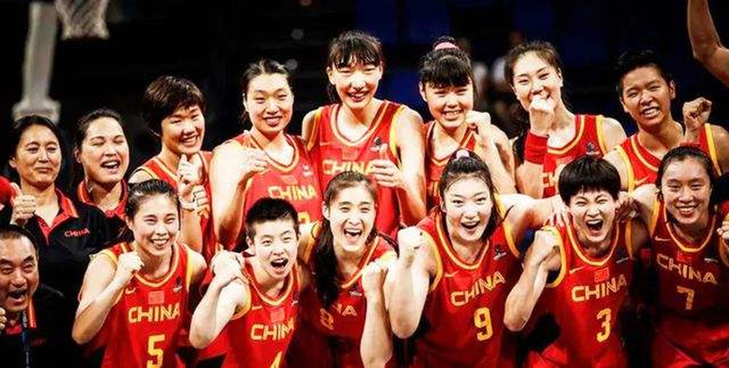中国女篮vs美国女篮# 中美巅峰对决,虽说在实力跟体力上与漂亮国有所