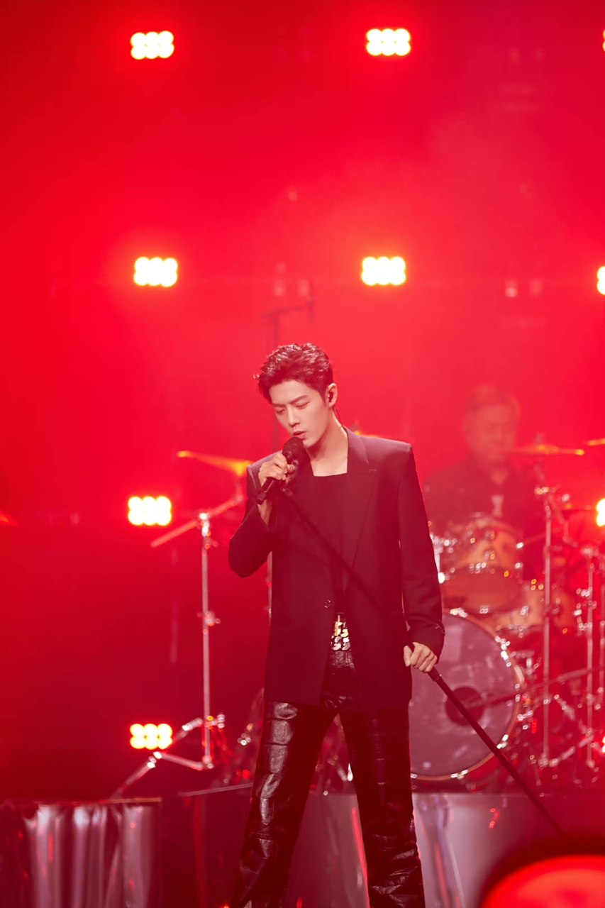 肖战# 今晚北北成了歌手肖战专场 光点,给所有知道我名字的人,苍海