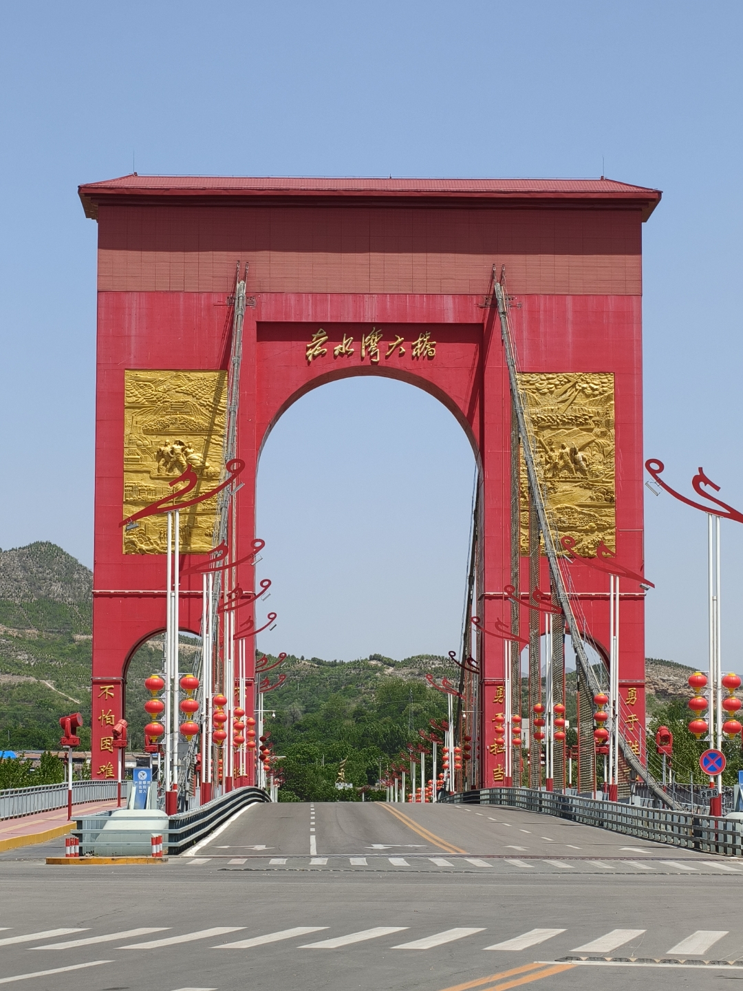 就下高速转了一圈,途经赤水湾大桥,从大桥过了两道,就拍了一张照片,放