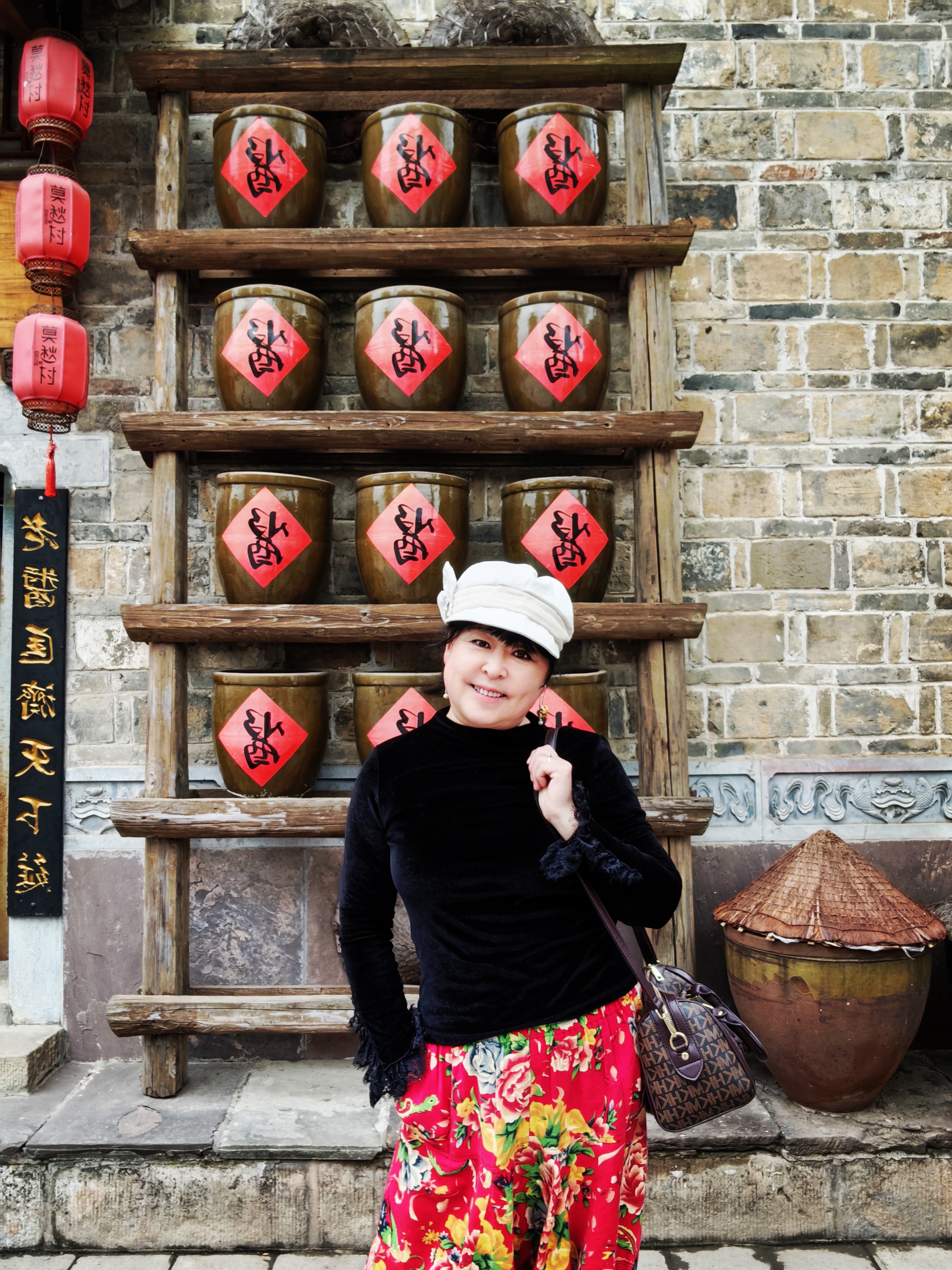 宁波姜山墙弄村胡同女图片