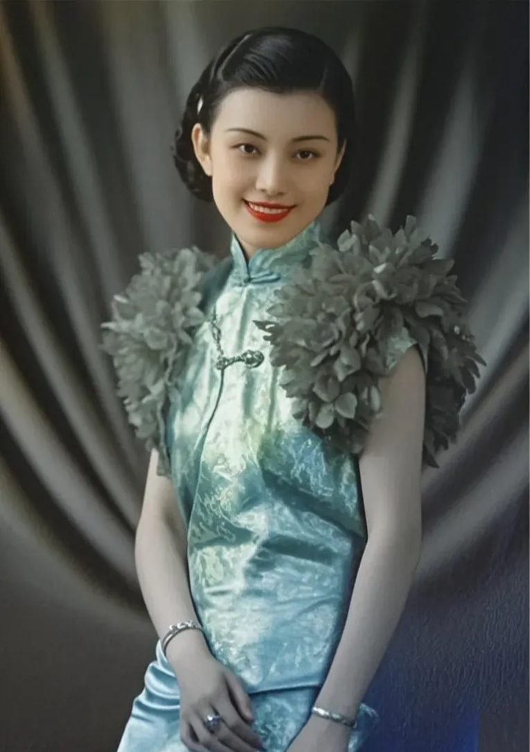 上海滩第一名媛,上海滩最美女人,和宋霭龄的女儿是闺蜜,被日本军官