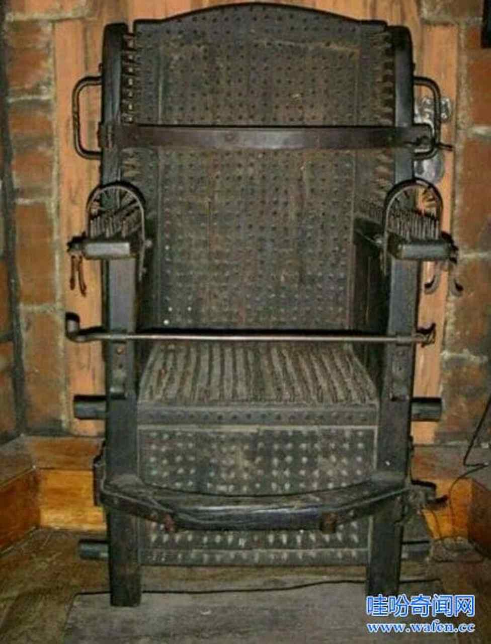 教大家如何应付有抢沙发卡的人.