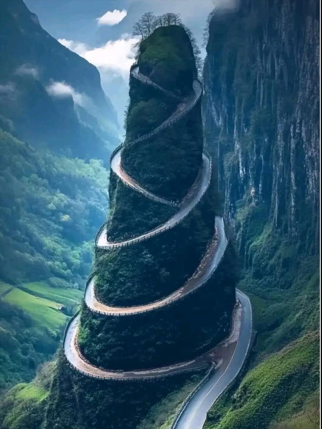 螺旋天路,盘旋山间,美如画,给工程师点赞
