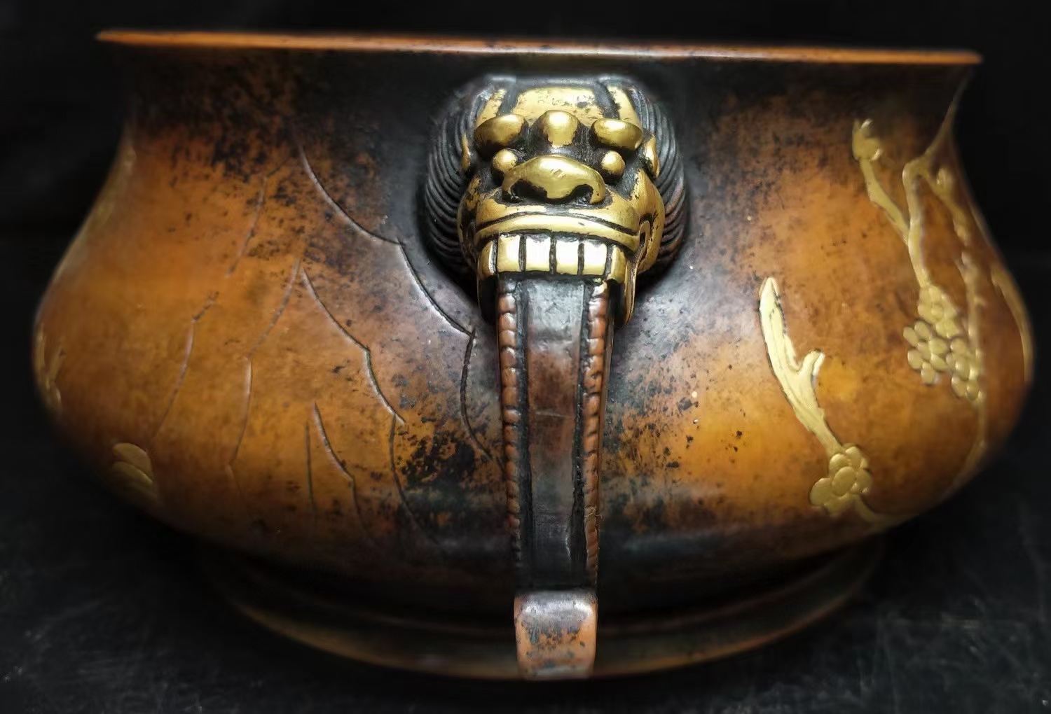 珍藏紫铜鎏真金香炉,包浆醇厚,铸造精细,设计精妙,精美绝伦,铸工犹如