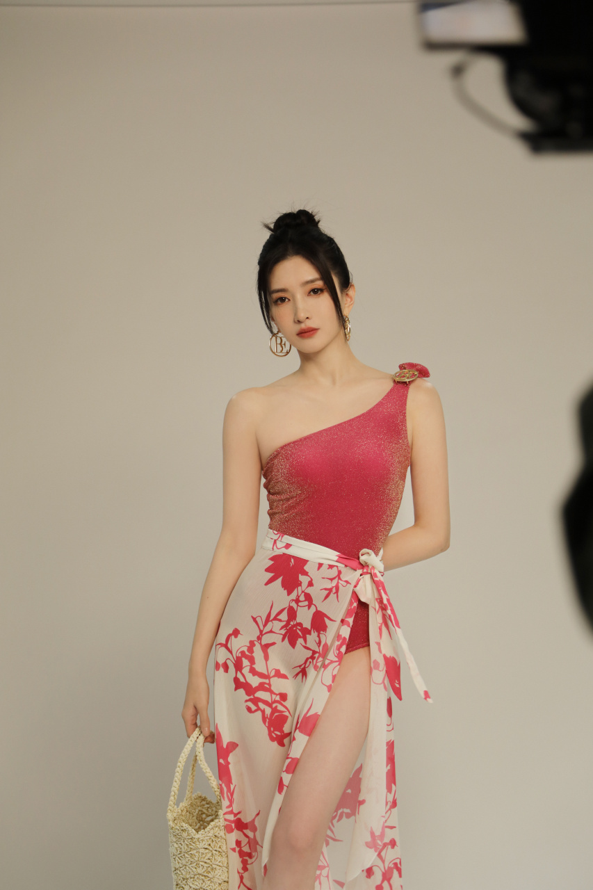 江疏影#惊艳超靓!肤白貌美大长腿太性感撩人