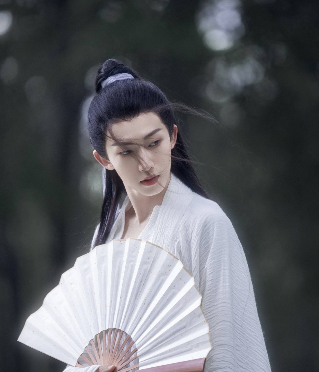 刘宇 大鱼 #刘宇#  从共青团网络青晚的中国舞《赤》,到全开麦高难度