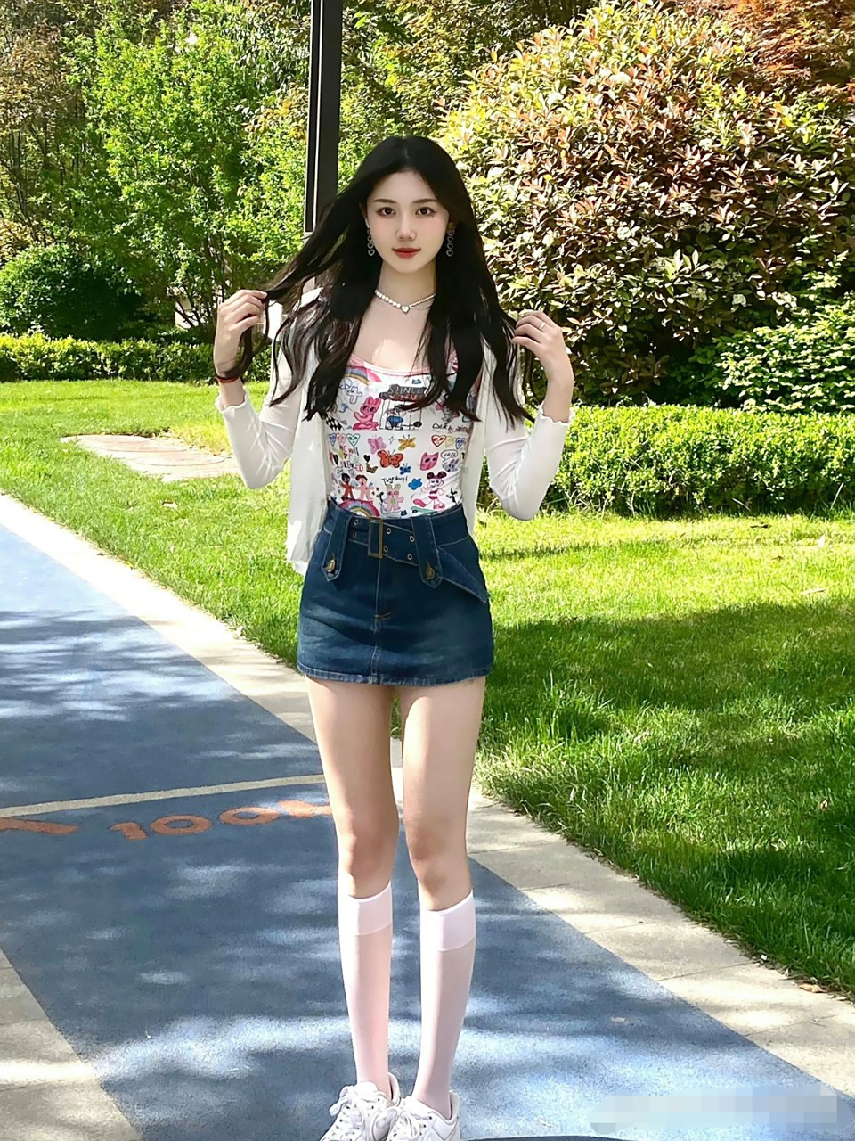 卡通小吊带,性感又可爱的小仙女姐姐