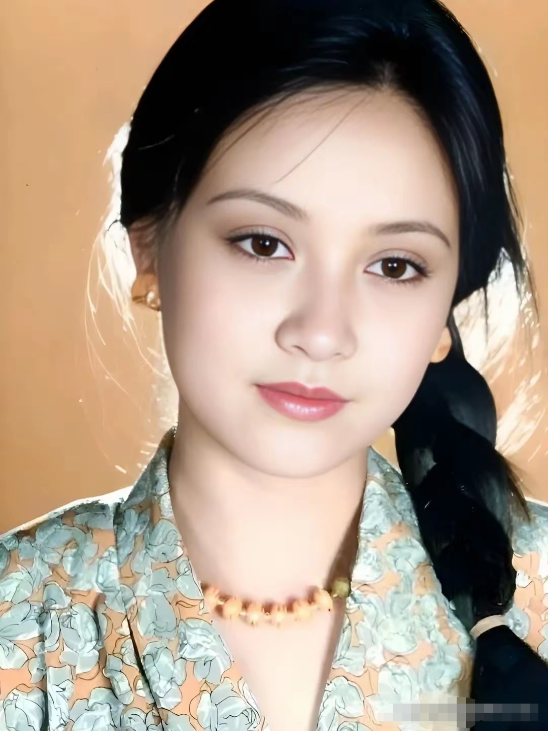 头像邓婕照片大全图片邓婕写真邓婕演员丹凤眼圆脸的女明星邓婕性感