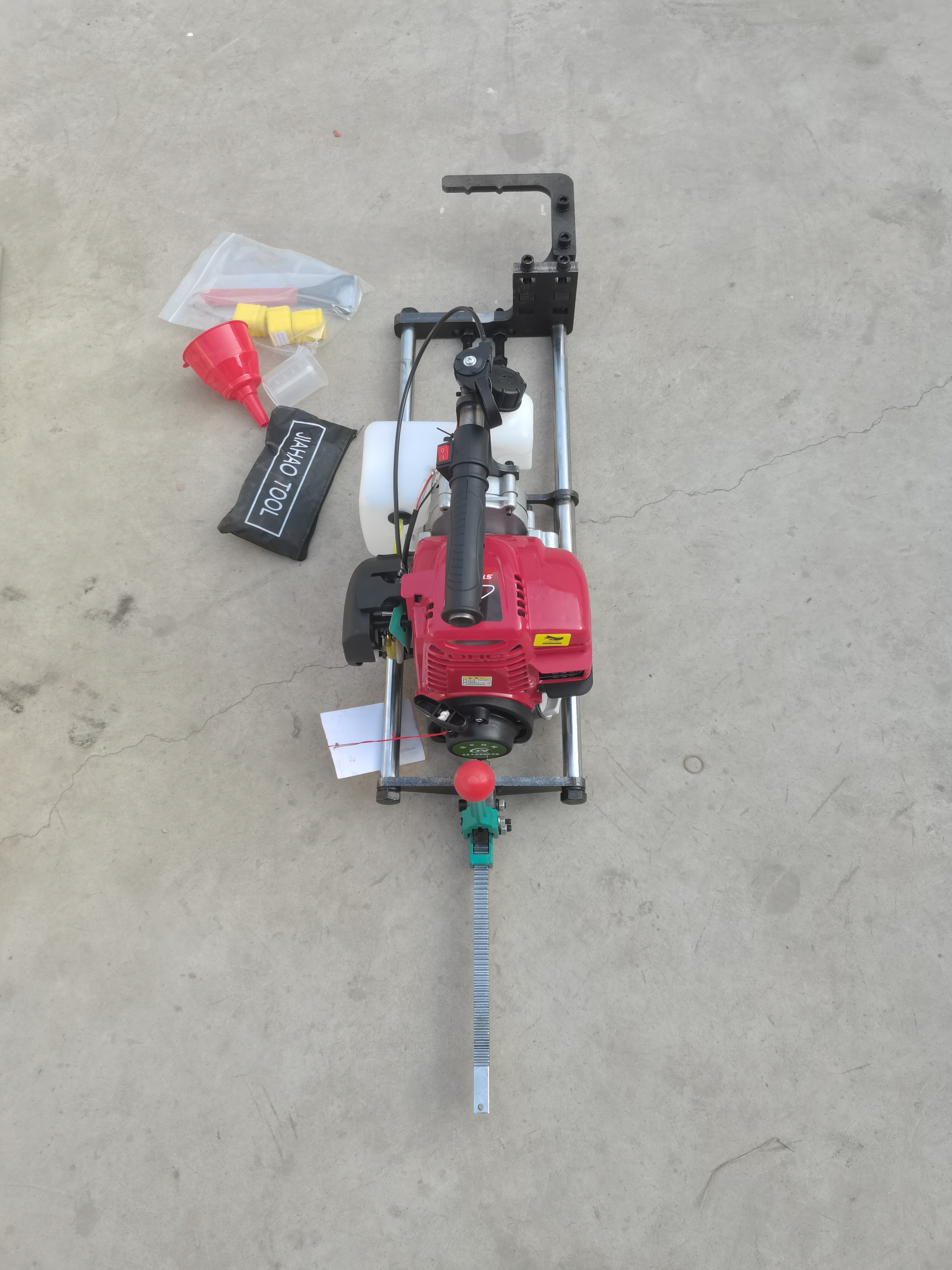 光伏立柱打对穿孔钻孔机镀锌管穿螺丝横向打孔汽油钻机