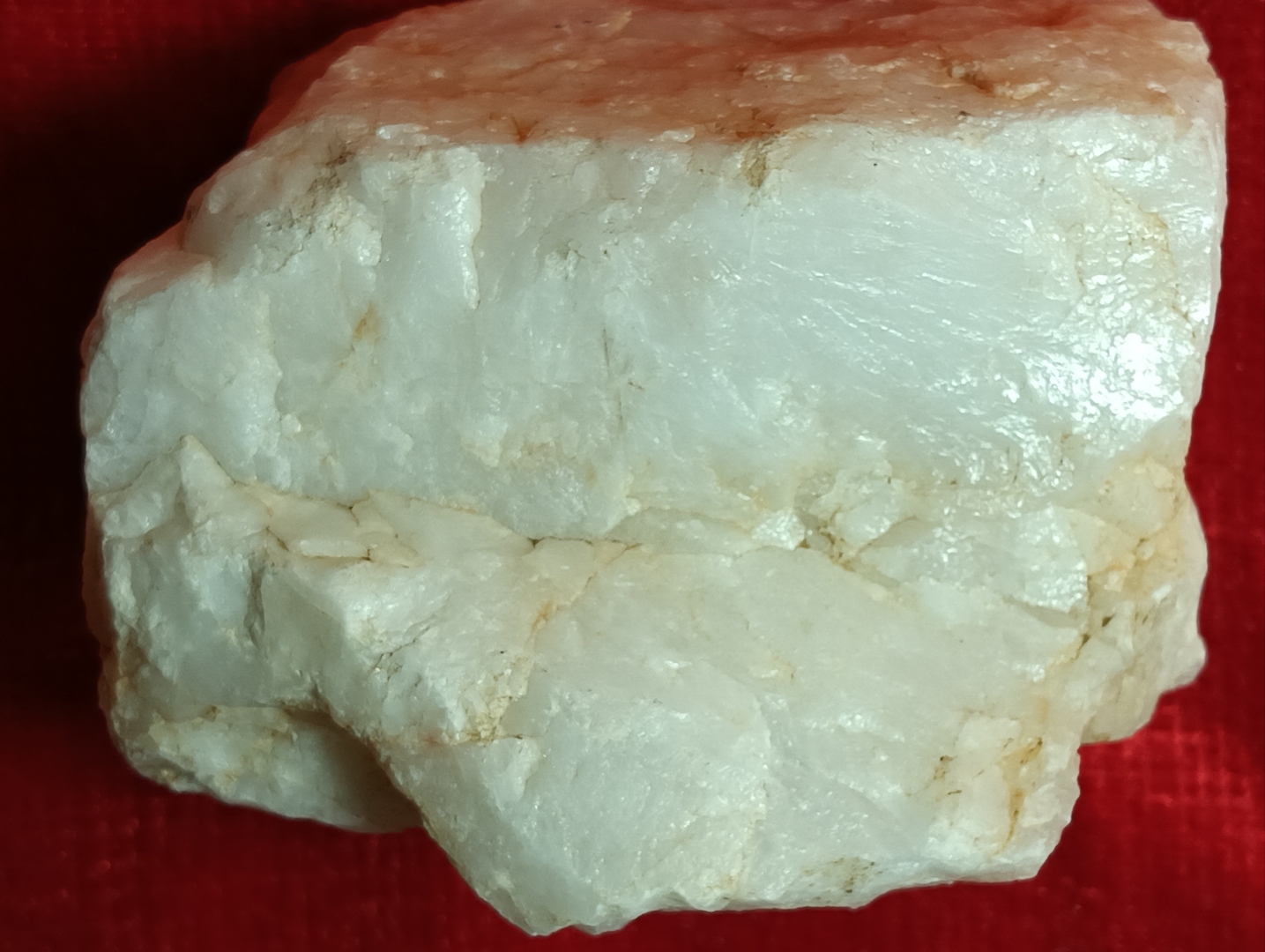 石英石,这个比较好,有石头的光