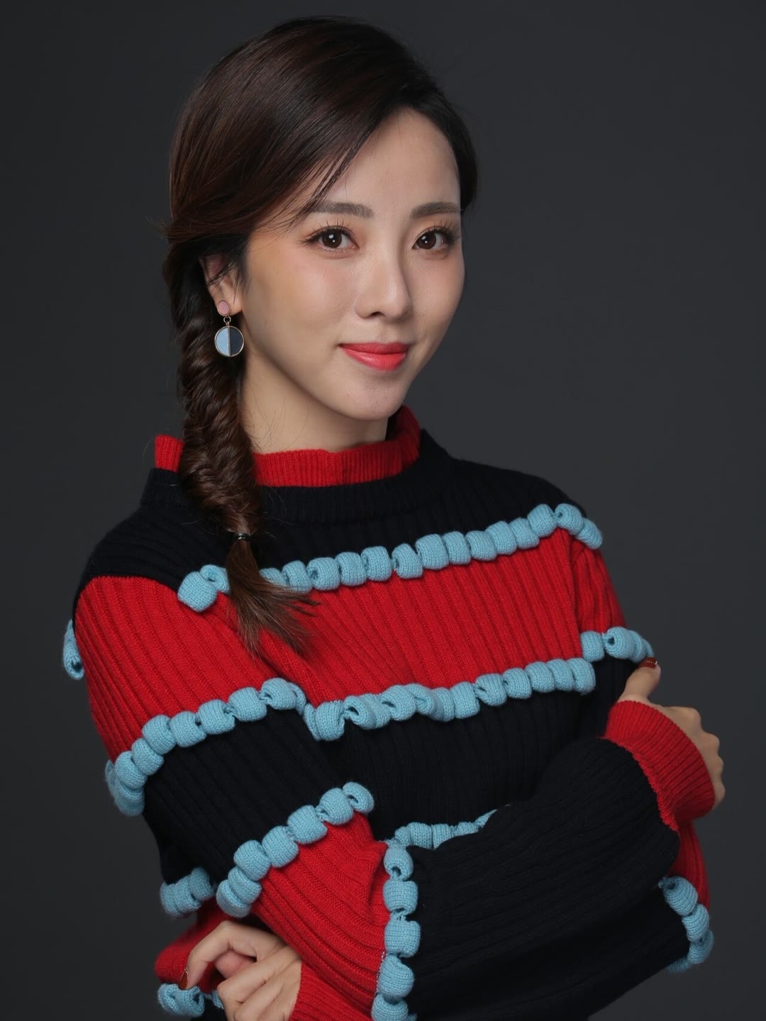 主持人李思思放大近景美图#明星生图大赏# #娱乐明星