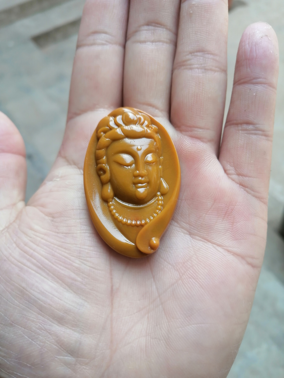 泥石黄蜡石挂件