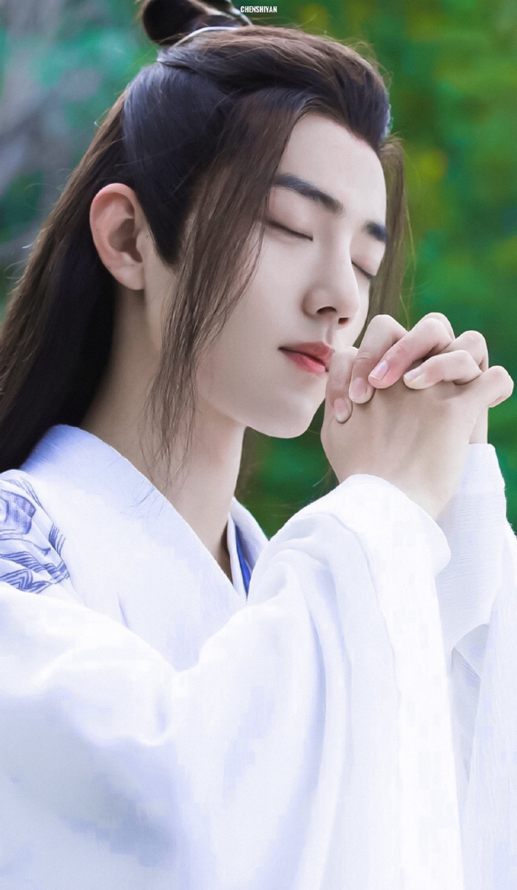 寻找幸运儿 双手合十的肖战,虔诚地可爱,不知道他都许了什么愿?