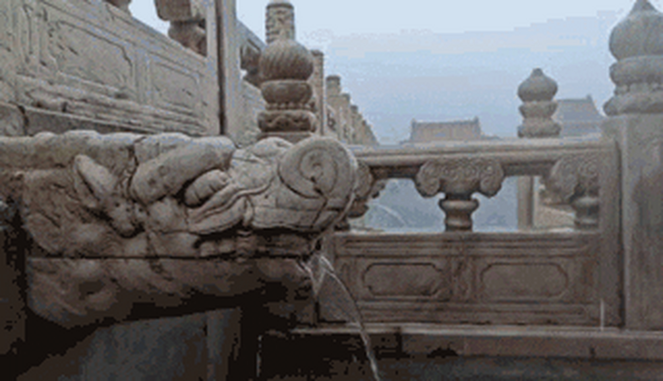 22日8时至9时,故宫再现"千龙吐水"景观,吸引了众多游客的目光.