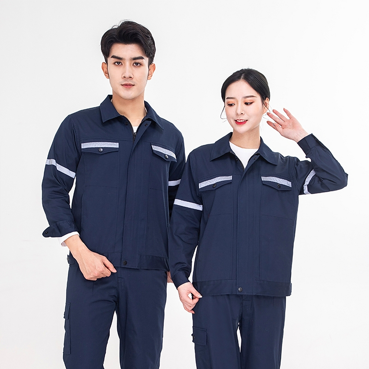 👕蓝色工作服分享👷  🌟今天来分享两件超有型的蓝色工作服!