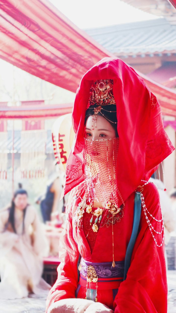 陈都灵红色嫁衣的剧照