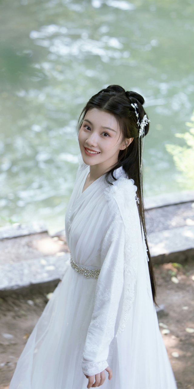 王鹤润白衣古风写真#国风主理人