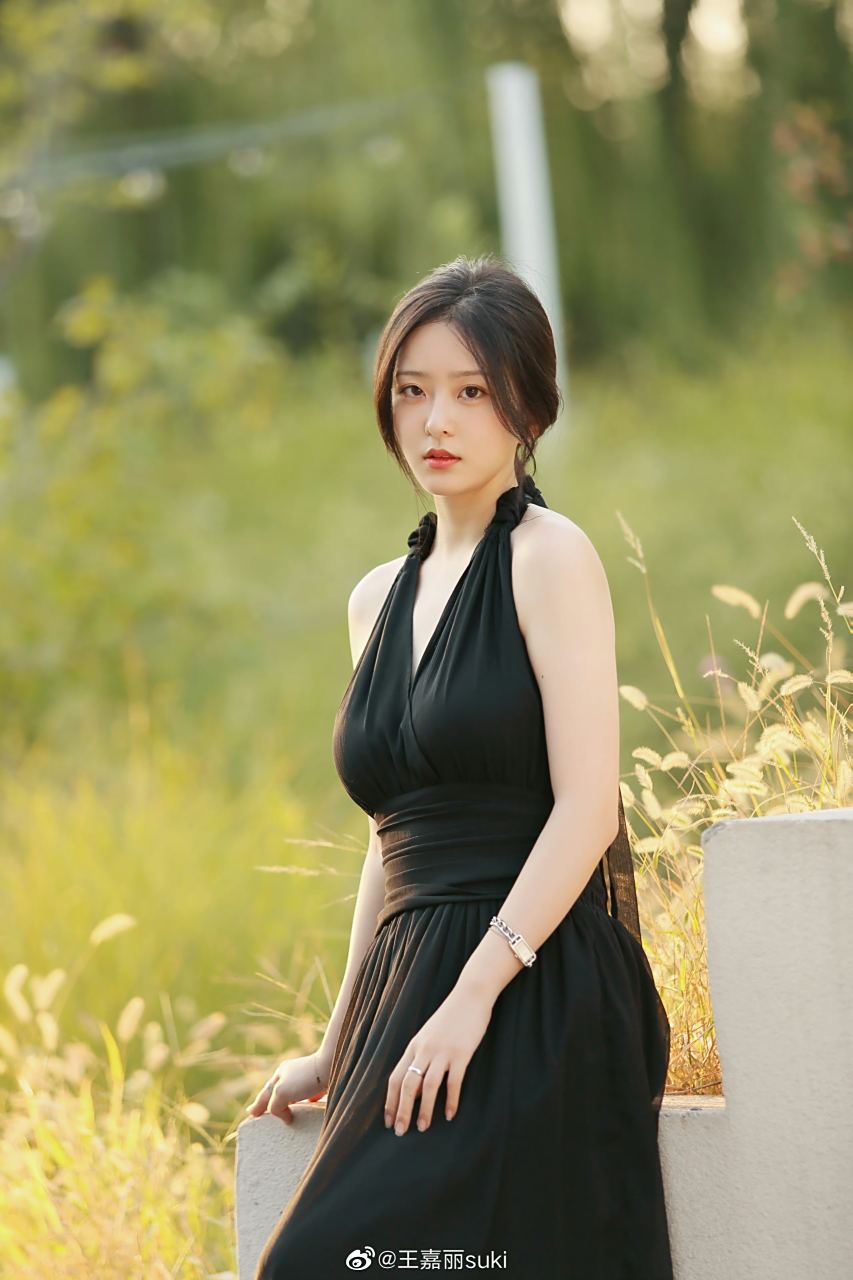 演员王嘉丽美图